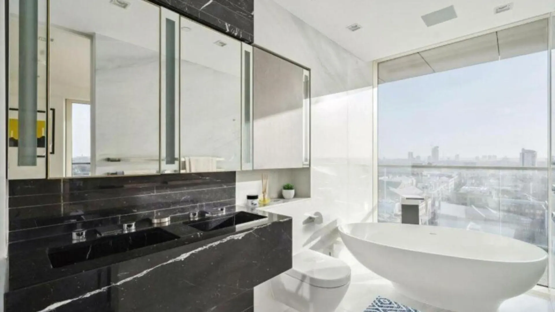 5 Million Pound Stunning Luxury Penthouse Tower Bridge Sleeps 8 Private Jacuzzi Apartment London United Kingdom